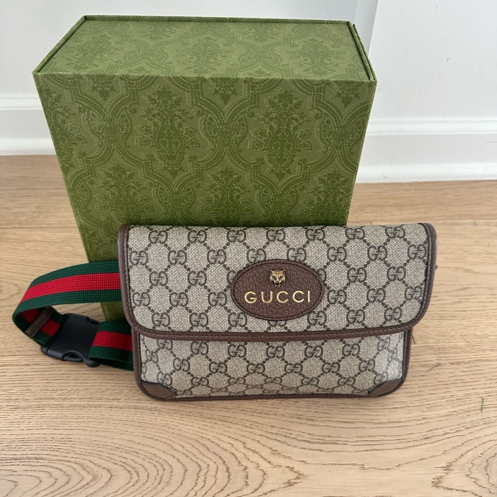 Gucci NEO VINTAGE GG SUPREME BELT BAG